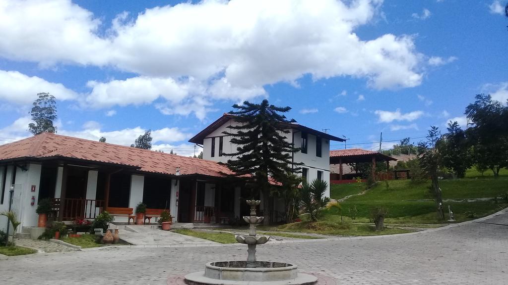 Hosteria Quinta Emilia Quito Exterior photo
