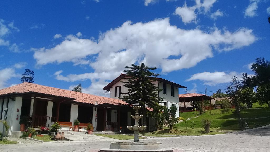 Hosteria Quinta Emilia Quito Exterior photo