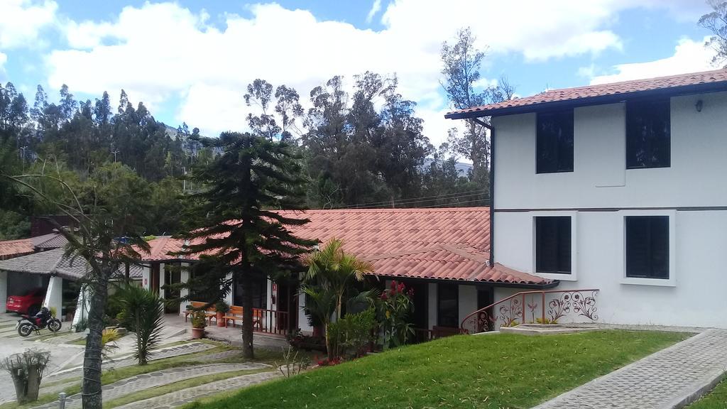 Hosteria Quinta Emilia Quito Exterior photo