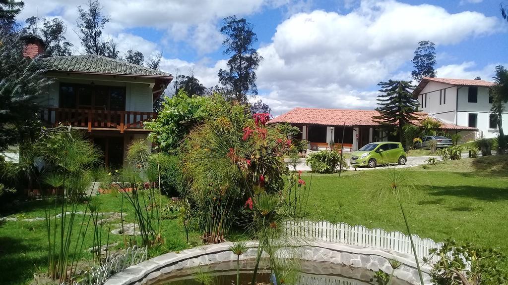 Hosteria Quinta Emilia Quito Exterior photo